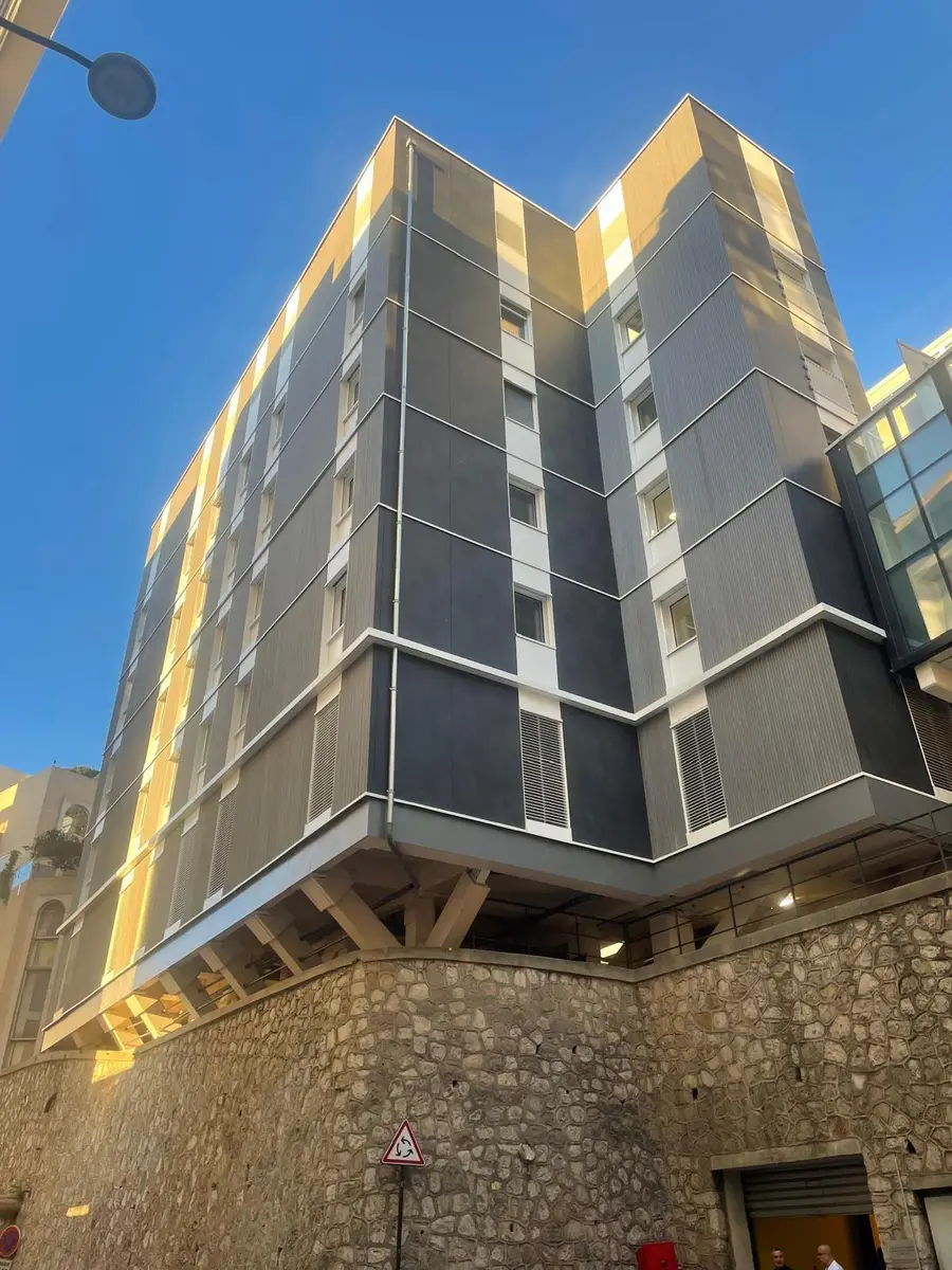 Façade contemporaine en panneaux